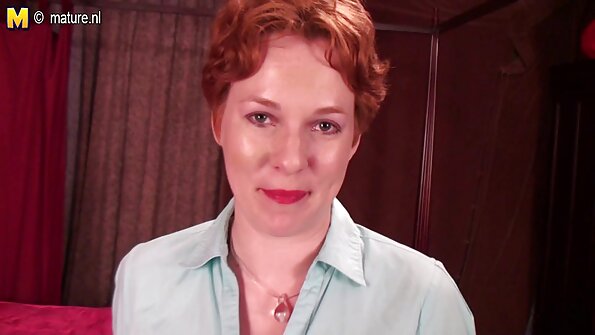 Нора во тинејџерските соништа - Секси тинејџерка танцува