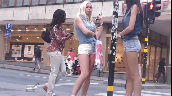 Уметничка долна облека: Iwia - црно-бела долна облека