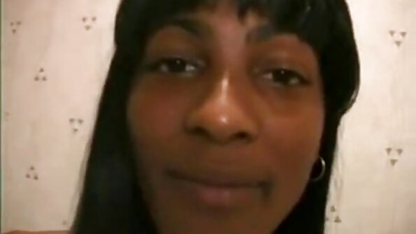 Ember Reigns - оваа каубојка знае да вози!