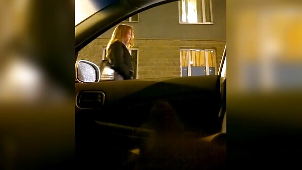 Обри Адамс и Кити требаше да споделат тајна, дека долго време копнееле еден по друг и конечно собрале храброст да ги остварат своите фантазии во сауна. Девојките на пареа...