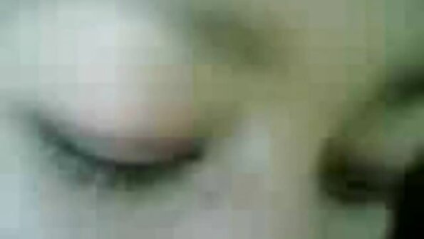 Алисон Ангел си игра со своите топки во јавност