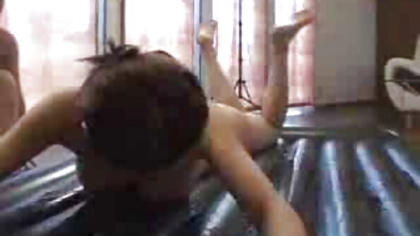 Енџи е слатка русокоса која сака силно да се заебава