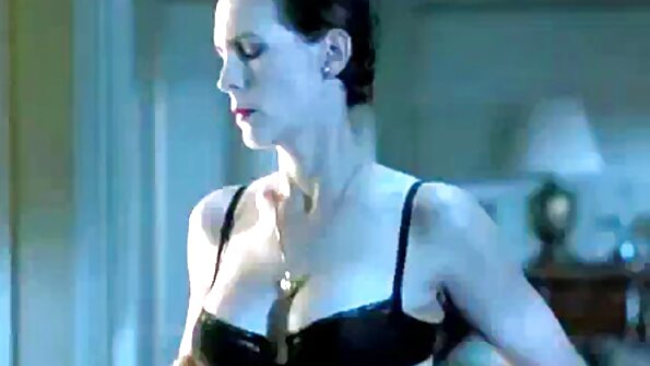 Аријана Мари - Масажа на лице