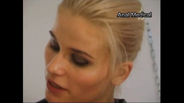 Слатката ситна девојка Вероника Родригез има нејзиното убаво лице разбиено со леплива сперма по неверојатно ебање